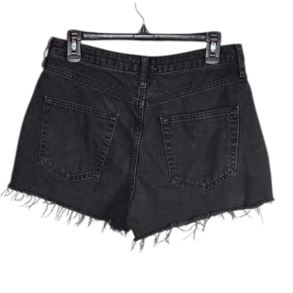 Forever 21 Women's Black Denim ShortsSize 31 - Picture 2 of 3